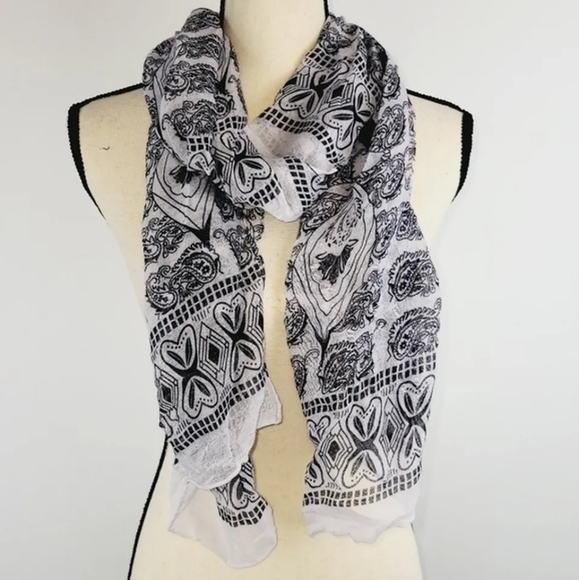 Accessories - Boho Black And White Bandana Design Oblong Scarf